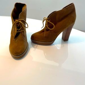 Aldo suede camel high heel bootie size 38.